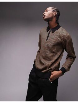 knitted polo with geo block in brown