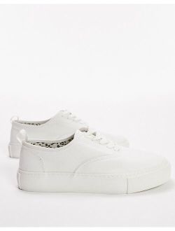 canvas scorch sneakers in white