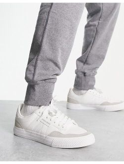 sneakers with retro tonal panels in white