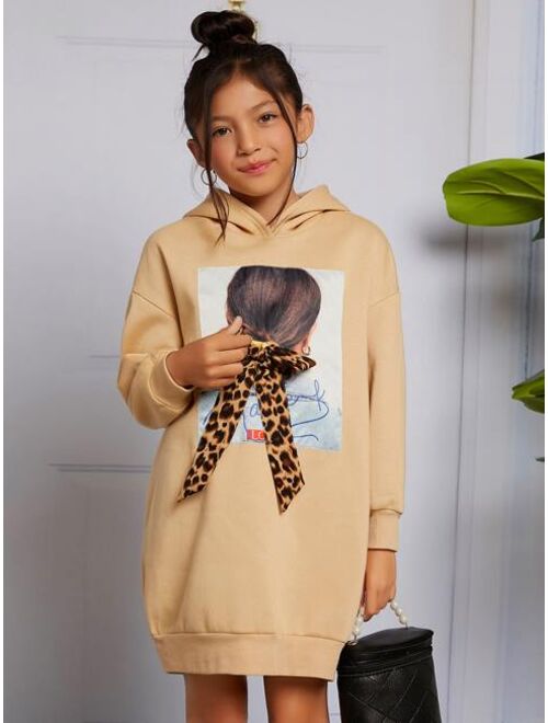 SHEIN Girls Figure Graphic Patched Leopard Bow Detail Thermal Hooded Sweatshirt Dress
