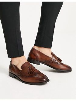 loafers in tan leather with brogue detail