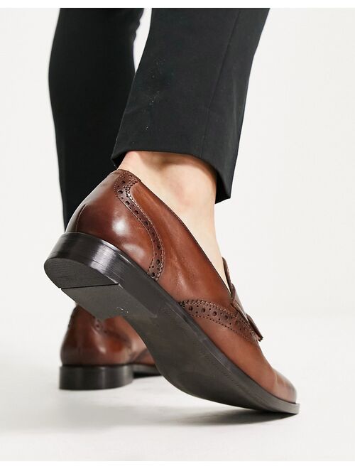 ASOS DESIGN loafers in tan leather with brogue detail