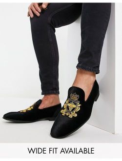 loafers in black velvet with badge detail