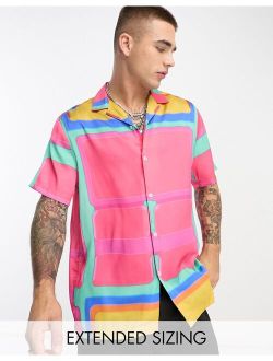 relaxed camp collar satin shirt in abstract cube print