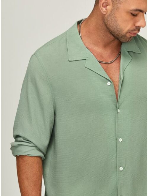 SHEIN Extended Sizes Men Lapel Collar Button Front Shirt