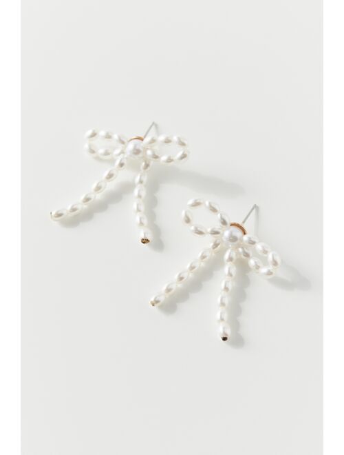 Urban Outfitters Pearl Bow Earring