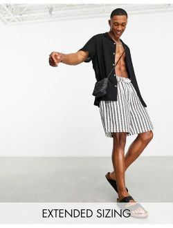 wide textured shorts in black stripe