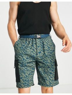 South Beach utility pocket shorts in camo print