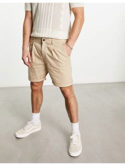 Intelligence chino shorts with pleat in beige