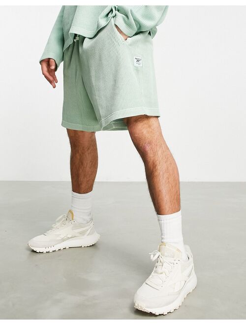 Reebok waffle shorts in sage green - LGREEN
