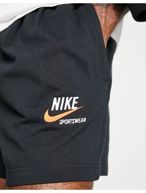 Nike Trend shorts in black