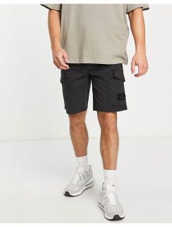 ultimate cargo shorts in black