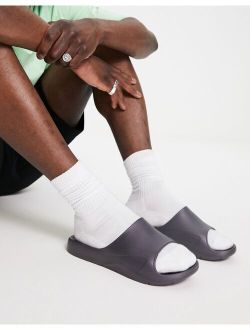 moulded sliders in gray