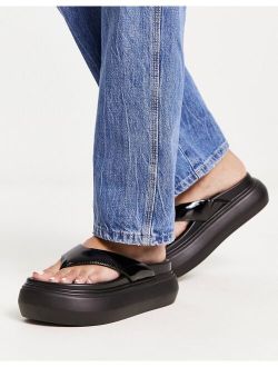 Fiesty flatform toe thong in black