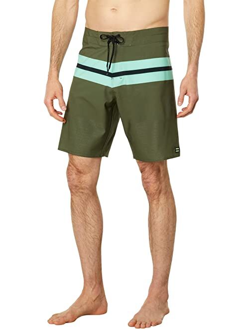 Billabong Momentum Airlite 19" Boardshorts