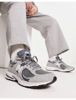 2002 sneakers in gray multi