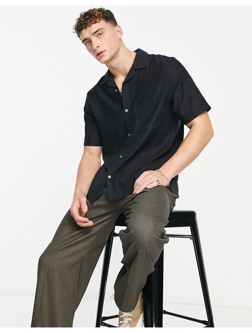 Weekday chill short sleeve shirt in black