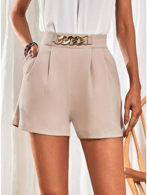 SHEIN Frenchy Chain Detail Slant Pockets Fold Pleated Shorts