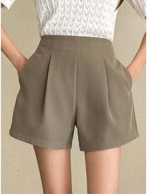 DAZY Solid Fold Pleated Detail Wide Leg Shorts