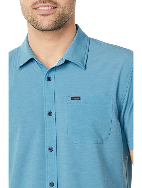 O'Neill Trlvr UPF Traverse Solid Standard Short Sleeve Shirt