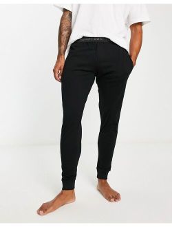 lounge pants in black