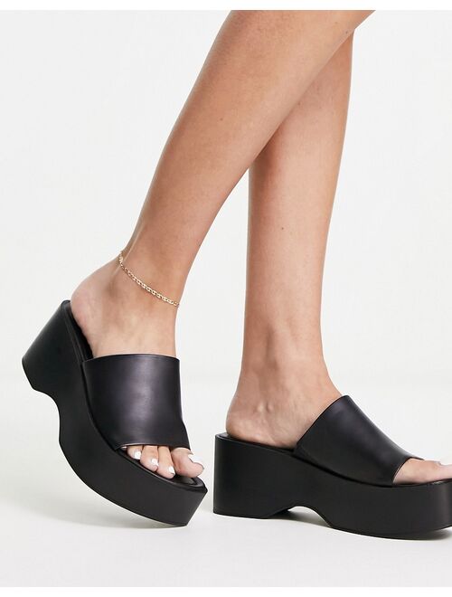 Pull&Bear flatform sandal in black