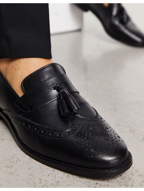 ASOS DESIGN loafers in black leather with brogue detail