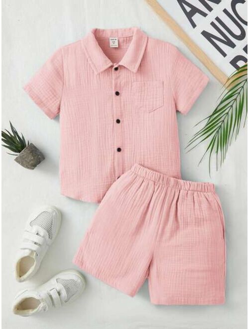 SHEIN Toddler Boys Solid Pocket Patched Shirt & Shorts
