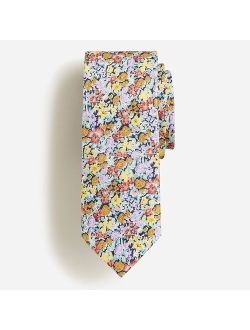 Silk tie in floral print