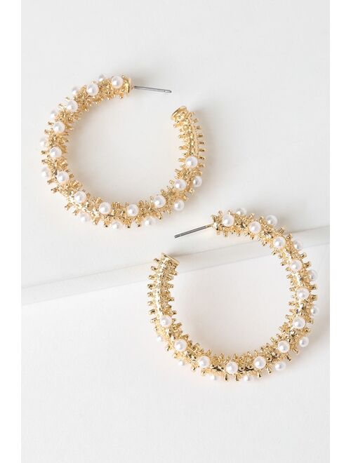 Lulus Prized Treasure Gold Pearl Hoop Earrings