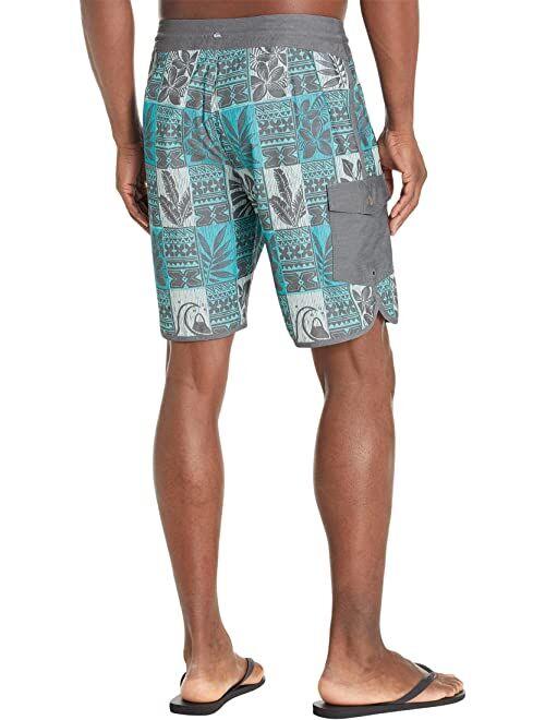 Quiksilver Waterman Leaf Boxes Scallop Boardshorts 20"