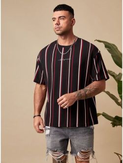 SHEIN Extended Sizes Men Block Striped & Letter Graphic Tee