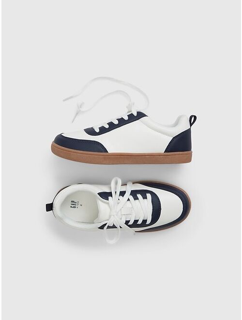 Gap Kids Leather Low Top Round Toe Sneakers