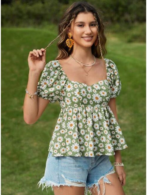 SHEIN VCAY Allover Floral Print Sweetheart Neck Puff Sleeve Peplum Blouse
