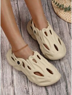 Chengda0 Hollow Out Textured Vented Clogs