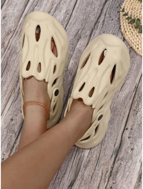 Chengda0 Hollow Out Textured Vented Clogs