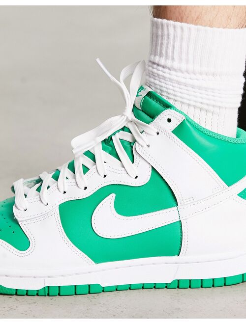 Nike Dunk Retro High sneakers in white and green