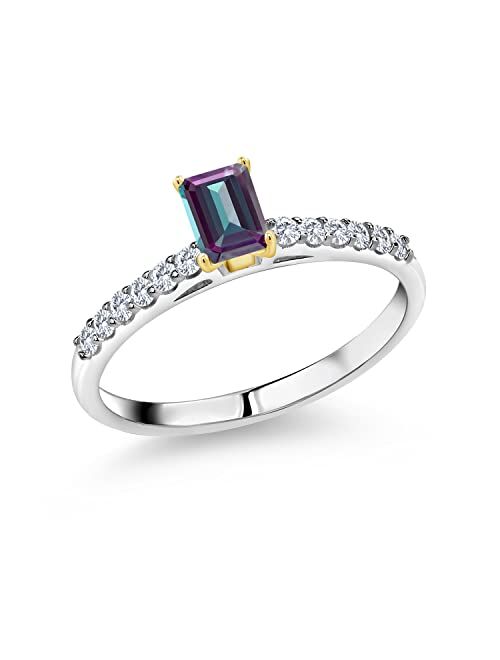 Gem Stone King 925 Sterling Silver Ring with 10K Yellow Gold Prongs Emerald Cut Purplish Created Alexandrite and Moissanite (0.83 Cttw)