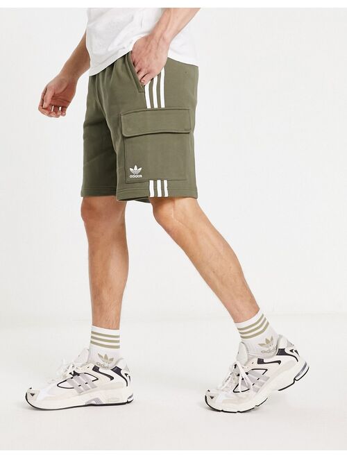 adidas Originals House Of Adicolor 3S cargo shorts in green