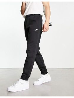 essential sweatpants in black