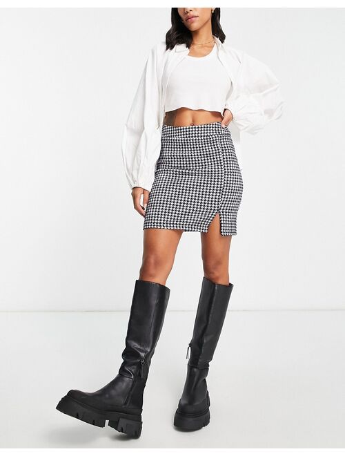 Vero Moda FRSH mini skirt in navy check