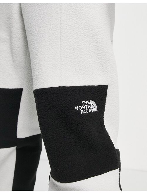 The North Face Shispare sherpa fleece sweatpants in dark gray - Exclusive to ASOS