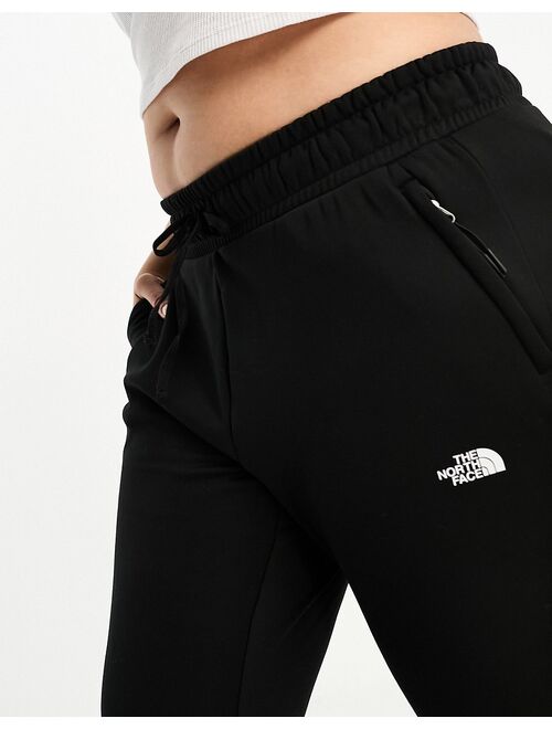 The North Face Plus Canyonlands sweatpants in black