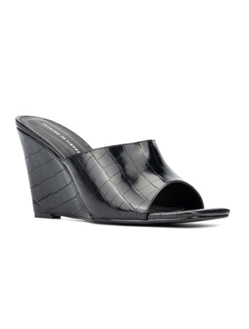 FASHION TO FIGURE Women's Raina Wide Width Heels Mule