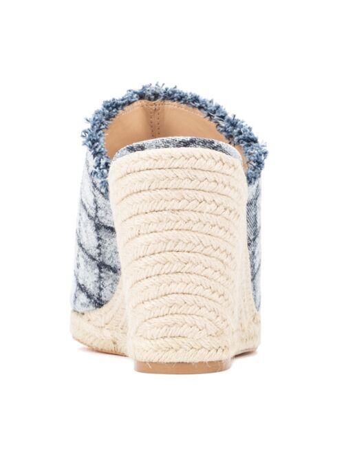 FASHION TO FIGURE Women's Estella Wide Width Wedge Sandals