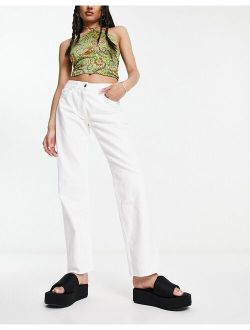 x000 mid rise straight leg jeans in white