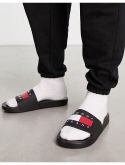 Tommy Jeans flag pool slider in black