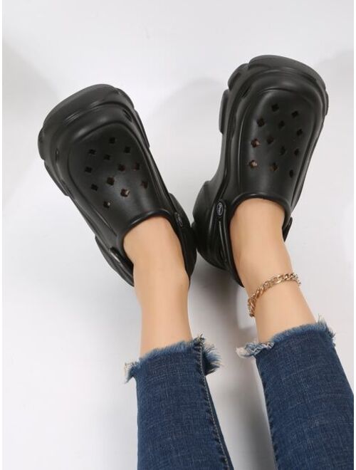 Fashionable Vented Clogs Women Hollow Out Design Clogs