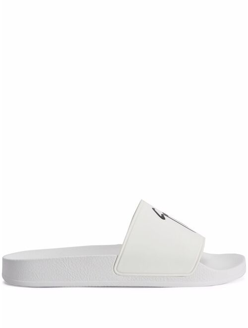 Giuseppe Zanotti Brett signature slides