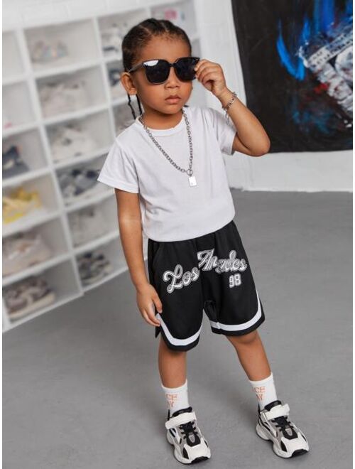 SHEIN Toddler Boys Letter Graphic Contrast Tape Shorts